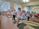 Международный женский день (8 Марта) - утренник старшая -1 группа