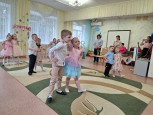Международный женский день (8 Марта) - утренник старшая -1 группа