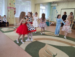 Международный женский день (8 Марта) - утренник подготовительная -1 группа