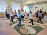 Международный женский день (8 Марта) - утренник подготовительная -2 группа