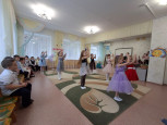 Международный женский день (8 Марта) - утренник подготовительная -2 группа