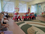 Международный женский день (8 Марта) - утренник подготовительная -2 группа