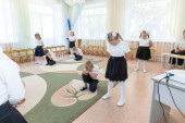 В РЖД детский сад №24 торжественно открыли "Островок памяти" - часть 1