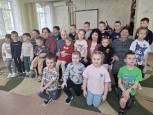 Беседа Совета ветеранов завода Вагонреммаш с детьми детского сада, посвященная освобождению города Воронежа от фашистских захватчиков.