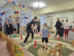 Праздник "Зарница", посвященный 23 февраля (совместно с родителями, старшая группа - 1) 