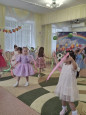 Утренник в средней группе - 1 , посвященный Международному женскому дню 