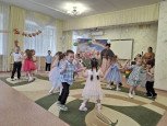 Утренник в средней группе - 1 , посвященный Международному женскому дню 