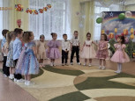 Утренник в средней группе - 1 , посвященный Международному женскому дню 