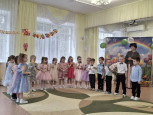 Утренник в средней группе - 1 , посвященный Международному женскому дню 