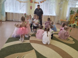 Утренник в первой младшей группе - 2 , посвященный Международному женскому дню