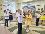 Утренник, посвященный Международному женскому дню (старшая -1)