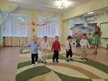 Утренник, посвященный Международному женскому дню (2 младшая - 1) воспитатель Ильина О.И. 