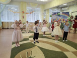 Утренник, посвященный Международному женскому дню (2 младшая - 1) воспитатель Ильина О.И. 