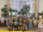 Акция "Подарок маме своими руками" 