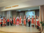 Школа встретила весну концертом