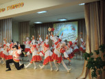 Школа встретила весну концертом