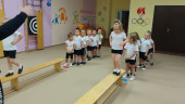 Физкультура в спортивном зале