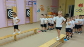 Физкультура в спортивном зале