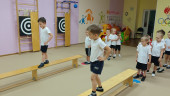 Физкультура в спортивном зале