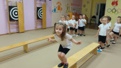 Физкультура в спортивном зале