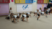 Физкультура в спортивном зале