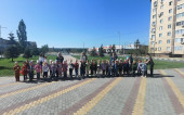 Возложение цветов к обелиску