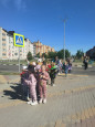 Возложение цветов к обелиску