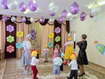 Нынче праздник - мамин день!  8 марта  в младшей группе