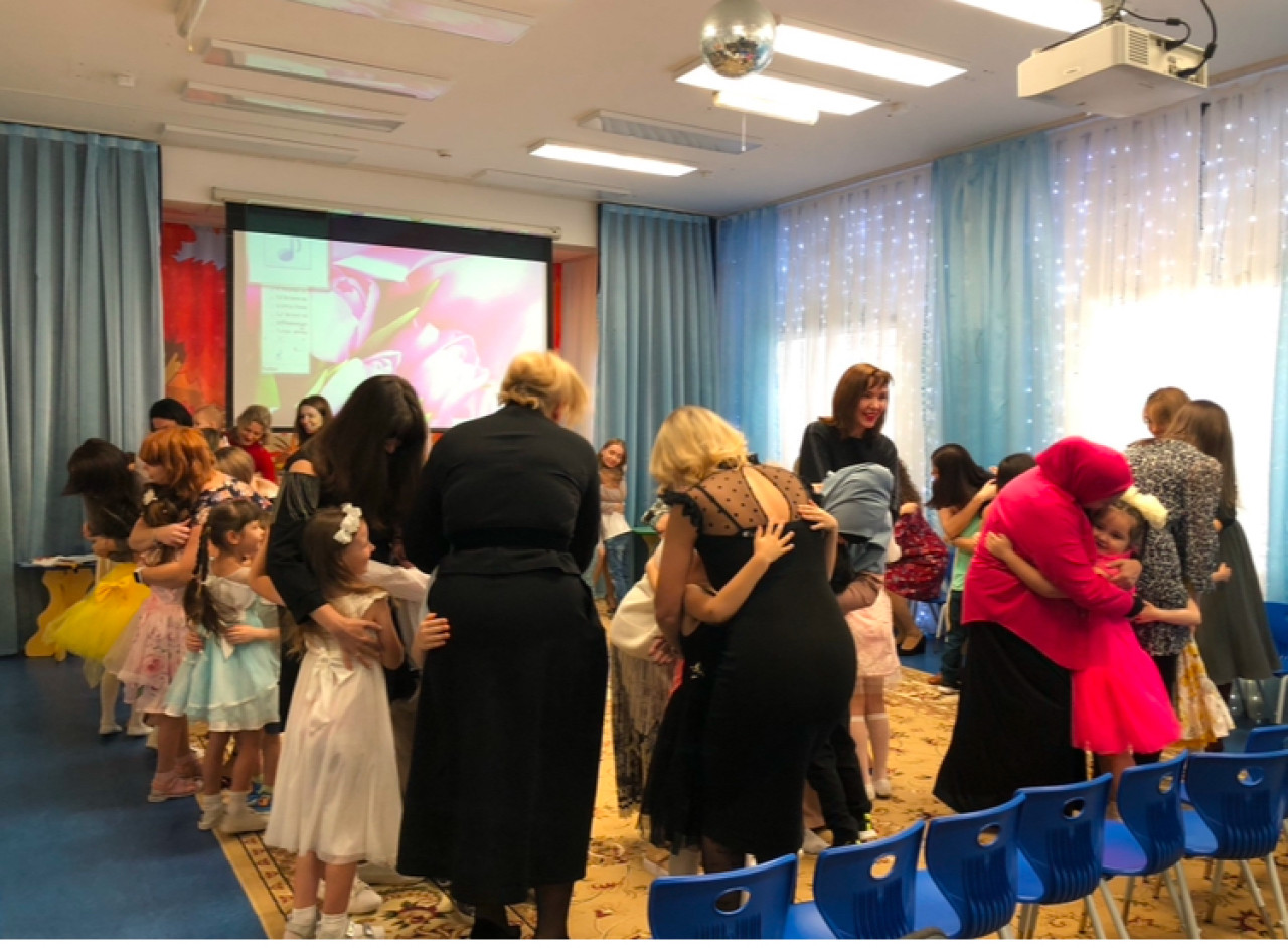 Конкурсно-игровая программа в группах старшего возраста (5-7 лет) "Моя мама лучше всех", посвященная Дню Матери -2022  г.