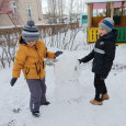 Ура! Лепим снеговика!