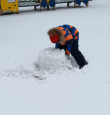 Ура! Лепим снеговика!