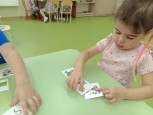 Дидактическая игра "Кто что ест? "