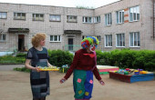 В ясельной группе «Непоседы»  клоун Степа повеселил ребят 