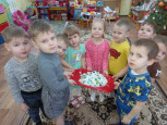 «Веселые зимние каникулы» в группе "Радуга"