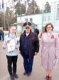 На знамя Победы равняем шаг