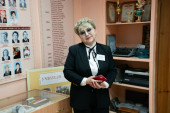 Директор школы №18 им. Маршала А.М. Василевского награждена памятной медалью