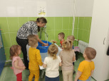 "Вы слыхали о воде? Говорят, она везде!"