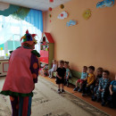 В гости клоун приходил, нас всех повеселил!