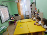 Новогодний праздник. Свистящие звуки.