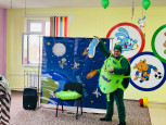 Музыкальное развлечение "Космонавтики в гостях у Лунтика".
