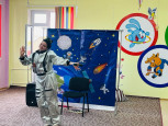 Музыкальное развлечение "Космонавтики в гостях у Лунтика".