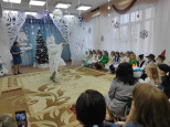 Новогодний утренник "В поисках ягоды Снеженики"