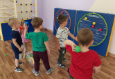 Игры с разноцветными мячами