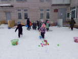 Зимний спортивный праздник в старшей группе "Сказка"
