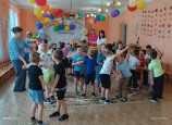 В средних и старших группах сегодня отметили День защиты детей