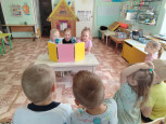 Ребята дежурной группы "окунулись" в мир театра
