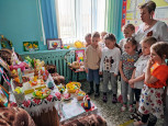 В детском саду организована выставка совместных творческих работ педагогов, детей и родителей "Пасхальная палитра"