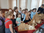 Воспитанники средней и старшей групп нашего детского сада посетили Вичугский городской художественный музей