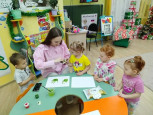 Коллективная аппликация  "Новогодний венок"