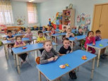 Занятия, творчество (аппликация, лепка, рисование) моих детей.